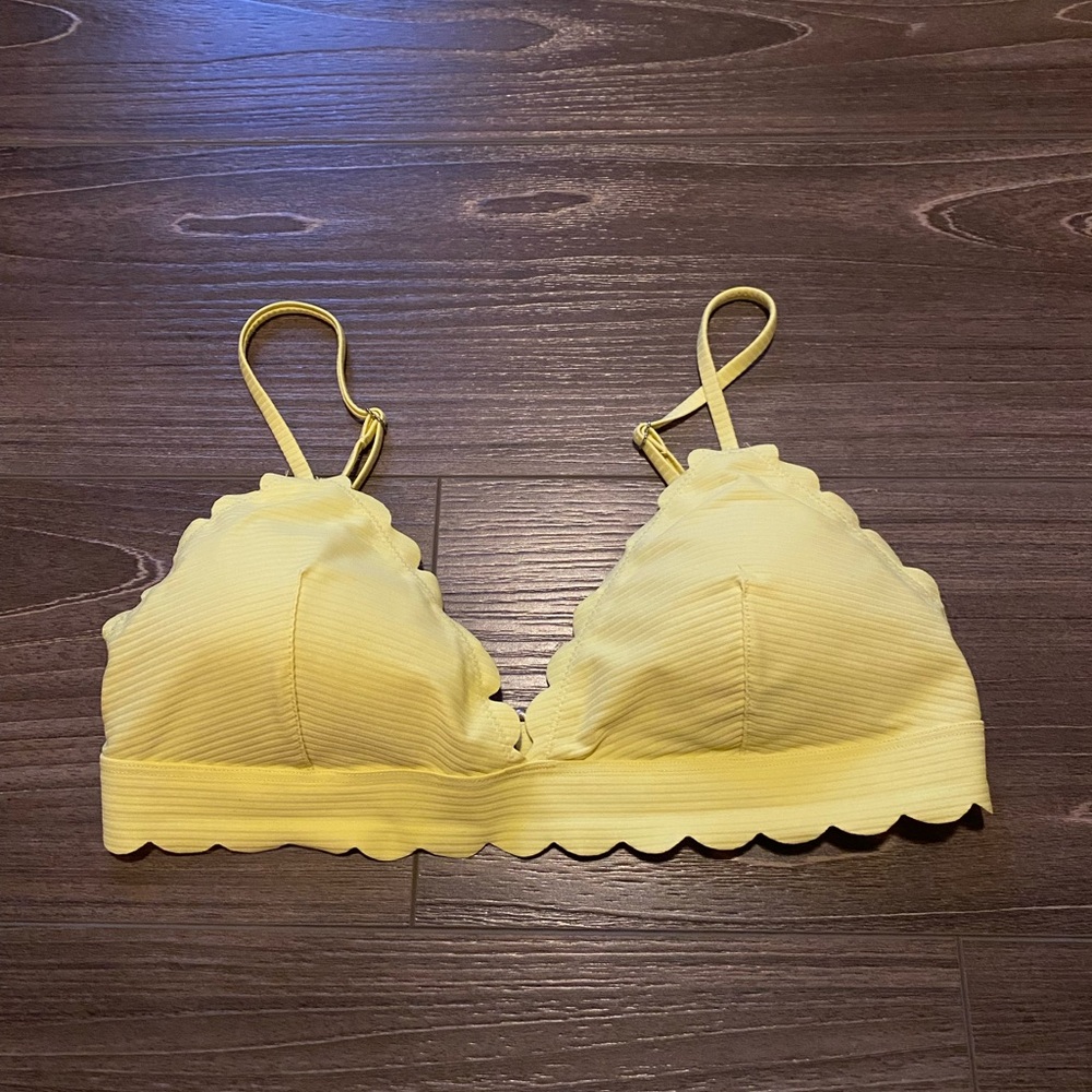 H&M ribbed bikini top